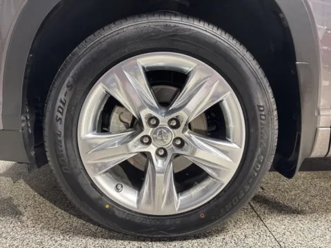 More photos of 2015 Toyota Highlander Hybrid Limited at Seay Motors, KY