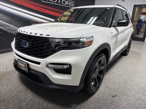 Photos of 2023 Ford Explorer ST-Line for sale in Mayfield, KY at Seay Motors