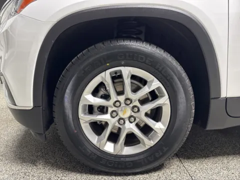 More photos of 2021 Chevrolet Traverse LT at Seay Motors, KY