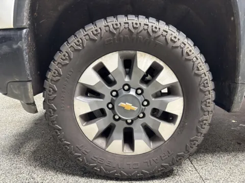 Another view of 2022 Chevrolet Silverado 2500HD Custom for sale in Mayfield, KY at Seay Motors