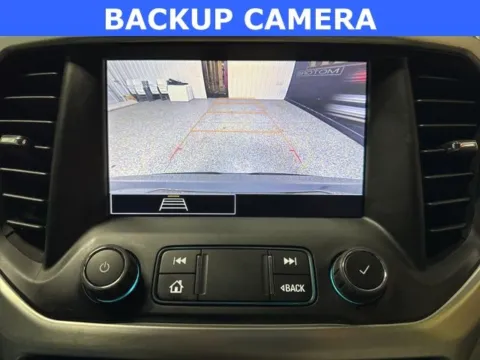 More photos of 2023 GMC Acadia SLE at Seay Motors, KY