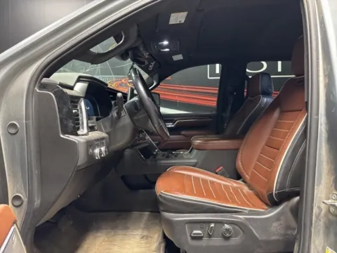 More photos of 2024 GMC Sierra 2500HD Denali Ultimate at Seay Motors, KY