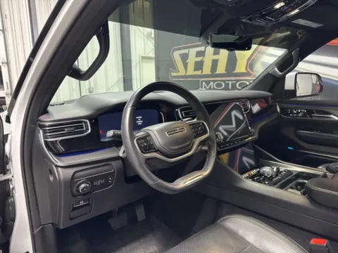 More photos of 2022 Jeep Grand Wagoneer Series II at Seay Motors, KY