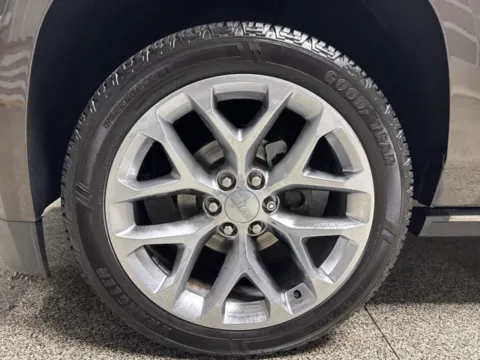 More photos of 2019 GMC Yukon Denali at Seay Motors, KY