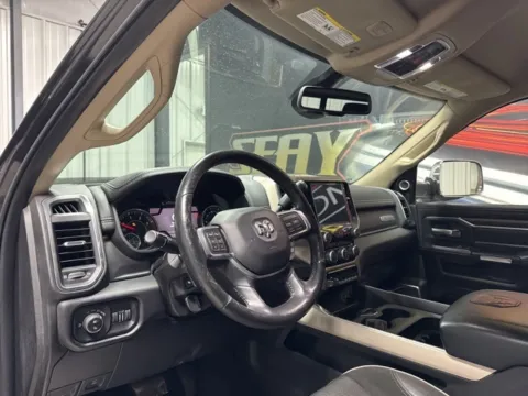 More photos of 2019 Ram 3500 Laramie at Seay Motors, KY