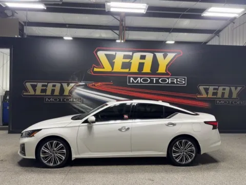 Another view of 2023 Nissan Altima 2.5 SL for sale in Mayfield, KY at Seay Motors