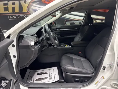 More photos of 2023 Nissan Altima 2.5 SL at Seay Motors, KY