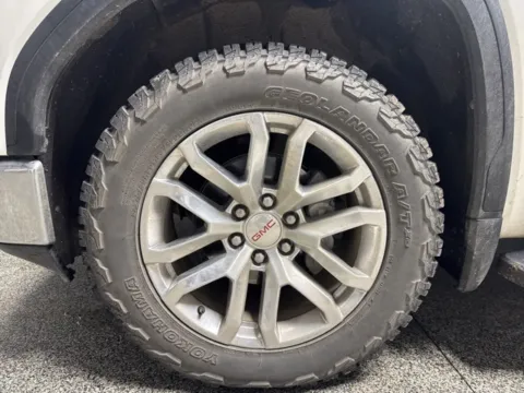 Another view of 2021 GMC Sierra 1500 SLT for sale in Mayfield, KY at Seay Motors