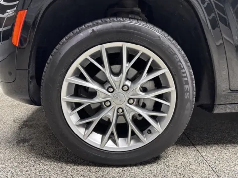 More photos of 2022 Jeep Grand Cherokee Summit at Seay Motors, KY