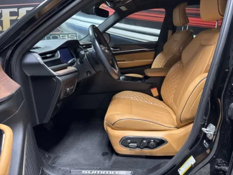 More photos of 2022 Jeep Grand Cherokee Summit at Seay Motors, KY