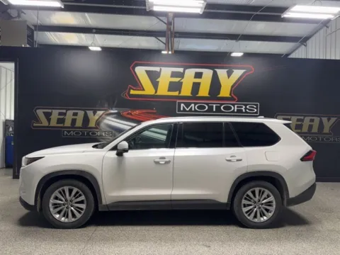 Photos of 2024 Toyota Grand Highlander Platinum for sale in Mayfield, KY at Seay Motors