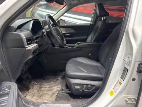 More photos of 2024 Toyota Grand Highlander Platinum at Seay Motors, KY