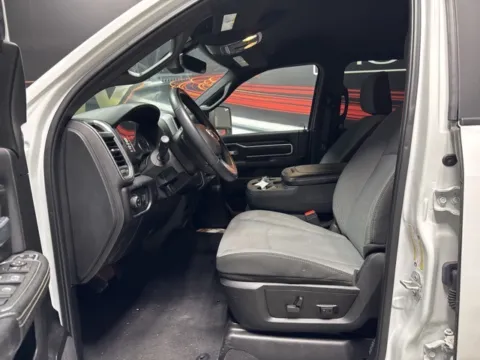 More photos of 2024 Ram 3500 Big Horn at Seay Motors, KY