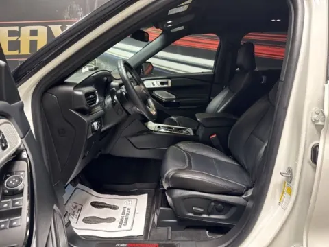 More photos of 2023 Ford Explorer ST at Seay Motors, KY