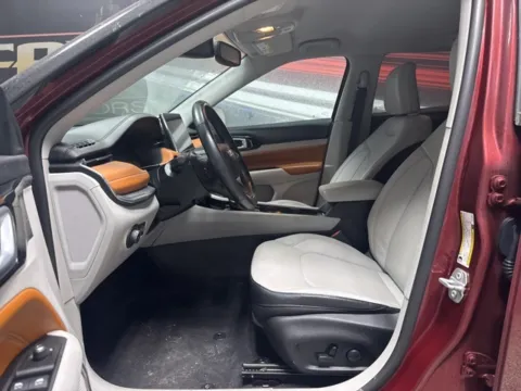 More photos of 2022 Jeep Compass Limited at Seay Motors, KY