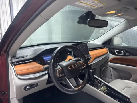 More photos of 2022 Jeep Compass Limited at Seay Motors, KY