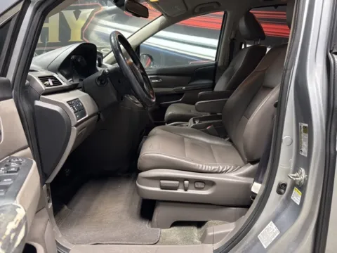 More photos of 2016 Honda Odyssey EX-L at Seay Motors, KY