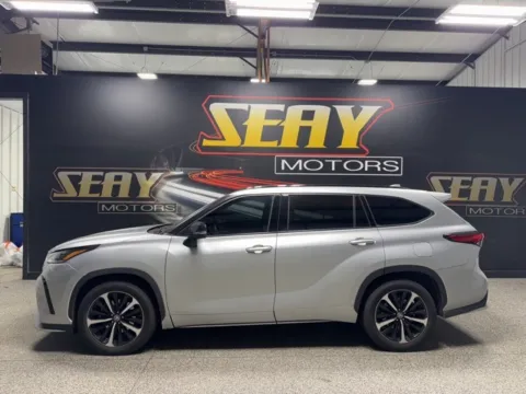 Photos of 2021 Toyota Highlander XSE for sale in Mayfield, KY at Seay Motors