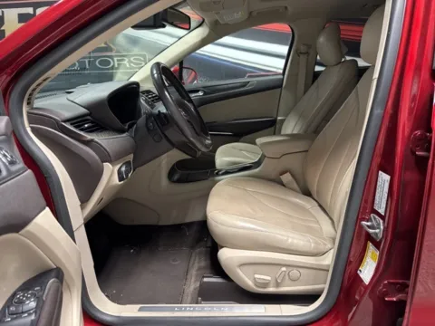 More photos of 2017 Lincoln MKC Reserve at Seay Motors, KY