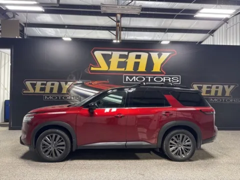 Photos of 2022 Nissan Pathfinder SL for sale in Mayfield, KY at Seay Motors