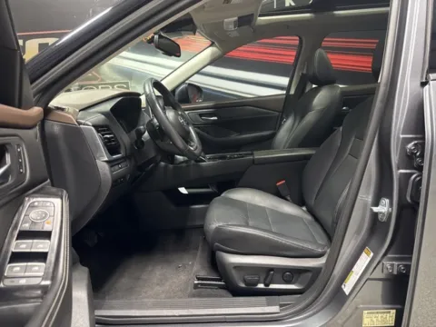 More photos of 2023 Nissan Rogue SL at Seay Motors, KY