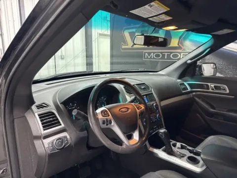 More photos of 2015 Ford Explorer XLT at Seay Motors, KY