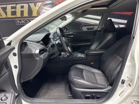 More photos of 2021 Nissan Altima 2.5 SR at Seay Motors, KY