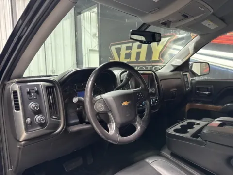More photos of 2018 Chevrolet Silverado 1500 LTZ at Seay Motors, KY