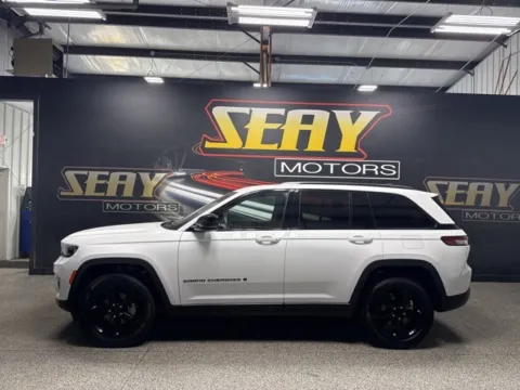 Photos of 2023 Jeep Grand Cherokee Limited for sale in Mayfield, KY at Seay Motors