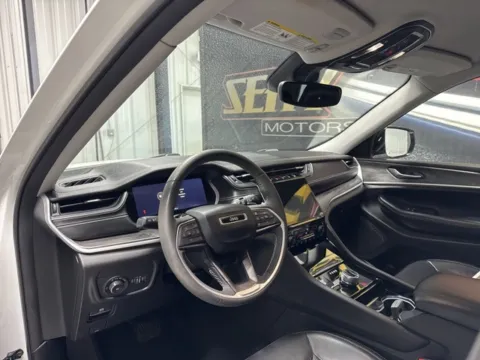 More photos of 2023 Jeep Grand Cherokee Limited at Seay Motors, KY
