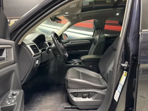 More photos of 2021 Volkswagen Atlas SEL at Seay Motors, KY
