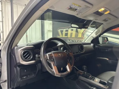 More photos of 2020 Toyota Tacoma SR5 at Seay Motors, KY