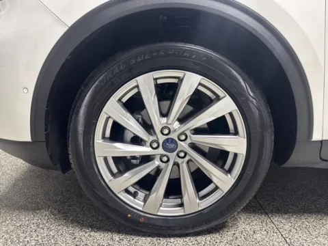 More photos of 2022 Ford Escape Titanium at Seay Motors, KY