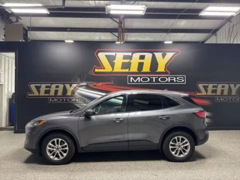 Photos of 2021 Ford Escape SE for sale in Mayfield, KY at Seay Motors