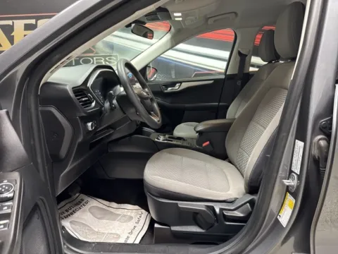 More photos of 2021 Ford Escape SE at Seay Motors, KY