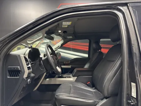 More photos of 2019 Ford F-150 Lariat at Seay Motors, KY