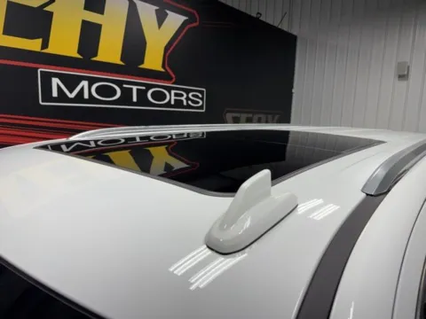 More photos of 2022 GMC Yukon XL Denali at Seay Motors, KY