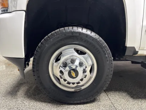 More photos of 2015 Chevrolet Silverado 3500HD High Country at Seay Motors, KY