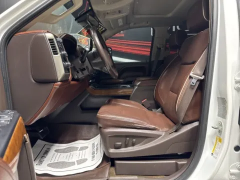 More photos of 2015 Chevrolet Silverado 3500HD High Country at Seay Motors, KY