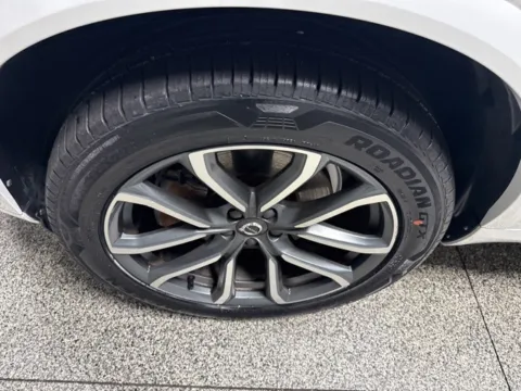 More photos of 2018 Volvo XC90 T6 Momentum at Seay Motors, KY