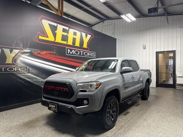 2021 Toyota Tacoma SR's photo
