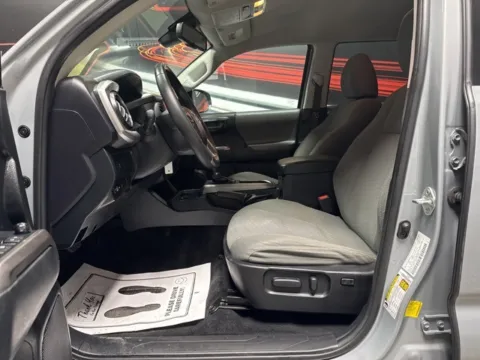 More photos of 2021 Toyota Tacoma SR5 at Seay Motors, KY