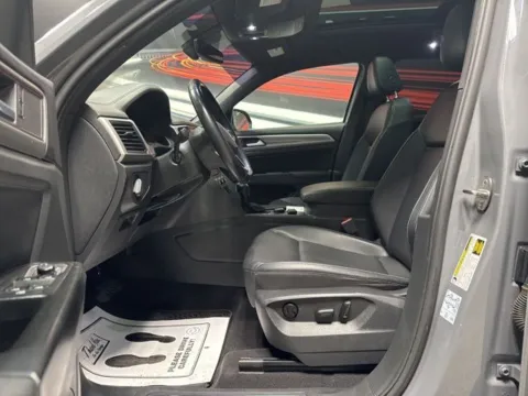 More photos of 2020 Volkswagen Atlas Cross Sport 2.0T SE w/Technology at Seay Motors, KY