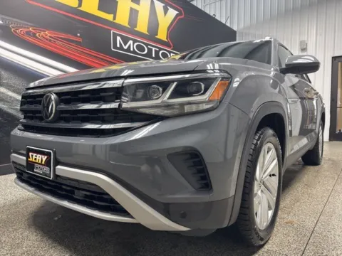 Photos of 2020 Volkswagen Atlas Cross Sport 2.0T SE w/Technology for sale in Mayfield, KY at Seay Motors