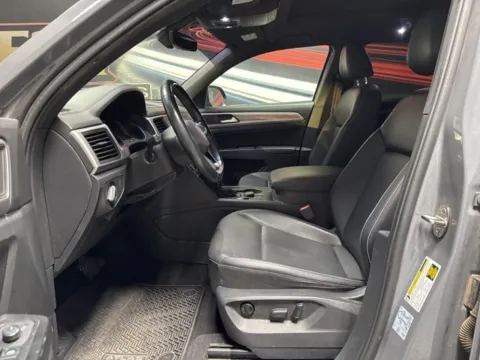 More photos of 2020 Volkswagen Atlas Cross Sport 2.0T SE w/Technology at Seay Motors, KY