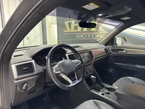 More photos of 2020 Volkswagen Atlas Cross Sport 2.0T SE w/Technology at Seay Motors, KY