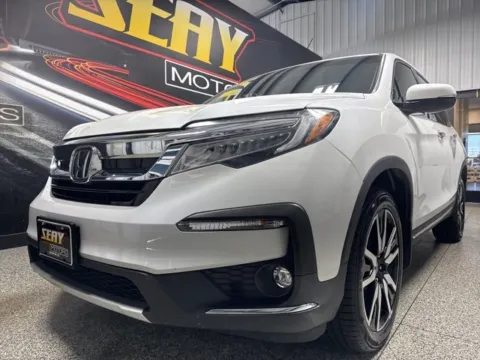 Photos of 2020 Honda Pilot Touring for sale in Mayfield, KY at Seay Motors