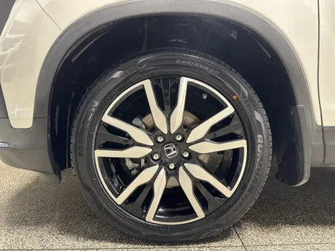 More photos of 2020 Honda Pilot Touring at Seay Motors, KY