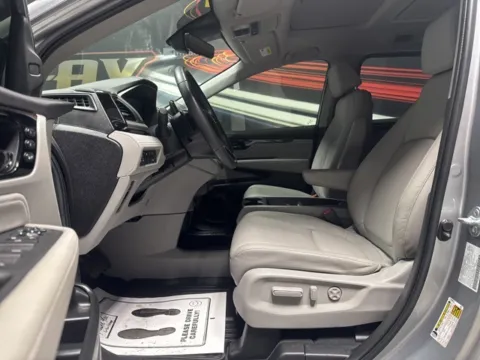 More photos of 2023 Honda Odyssey Touring at Seay Motors, KY
