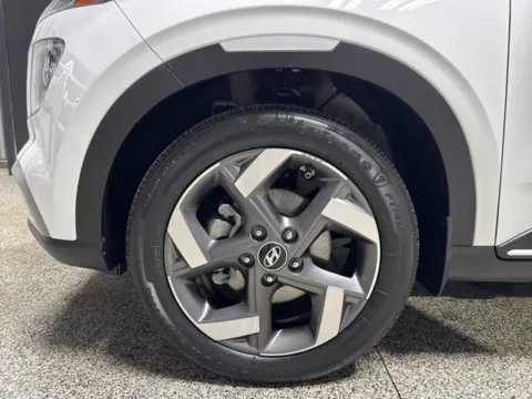 More photos of 2023 Hyundai Venue Limited at Seay Motors, KY